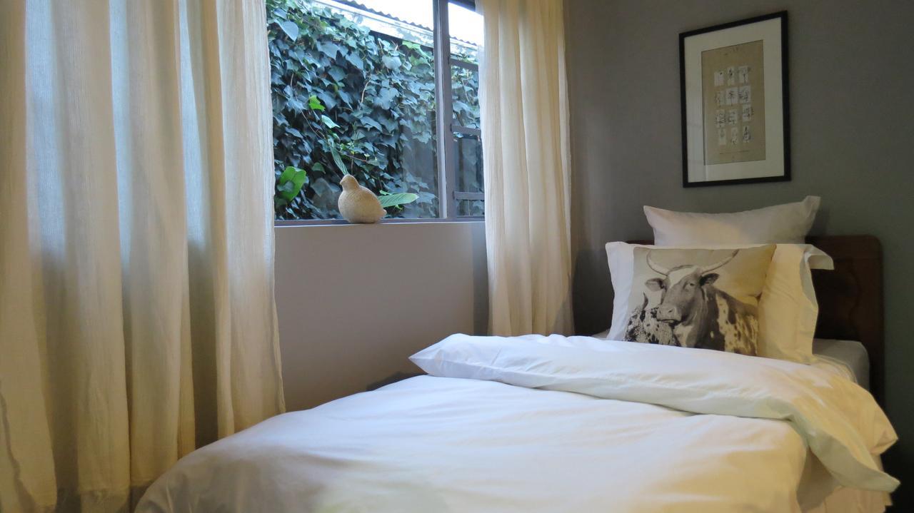 The Sculpture Yard 1 Apartment Pretoria Ngoại thất bức ảnh