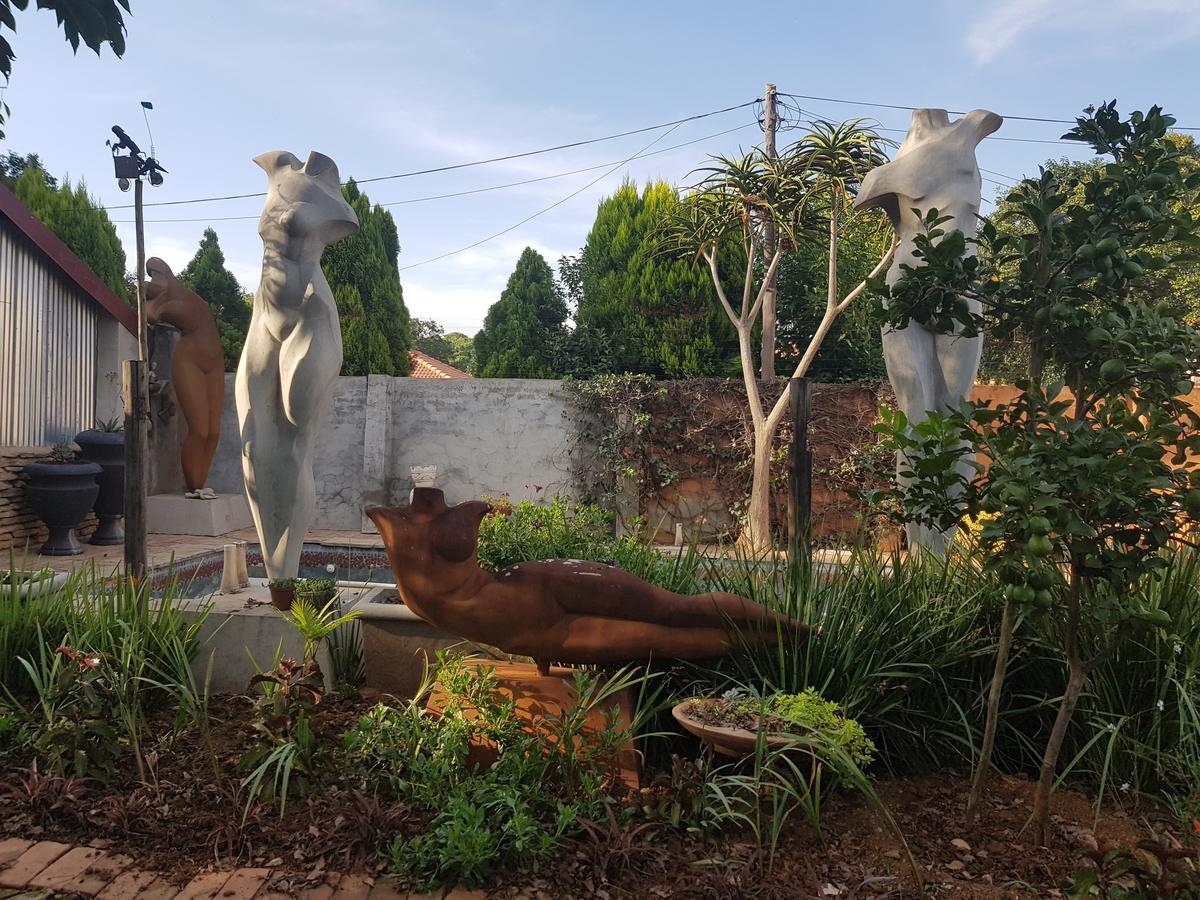 The Sculpture Yard 1 Apartment Pretoria Ngoại thất bức ảnh