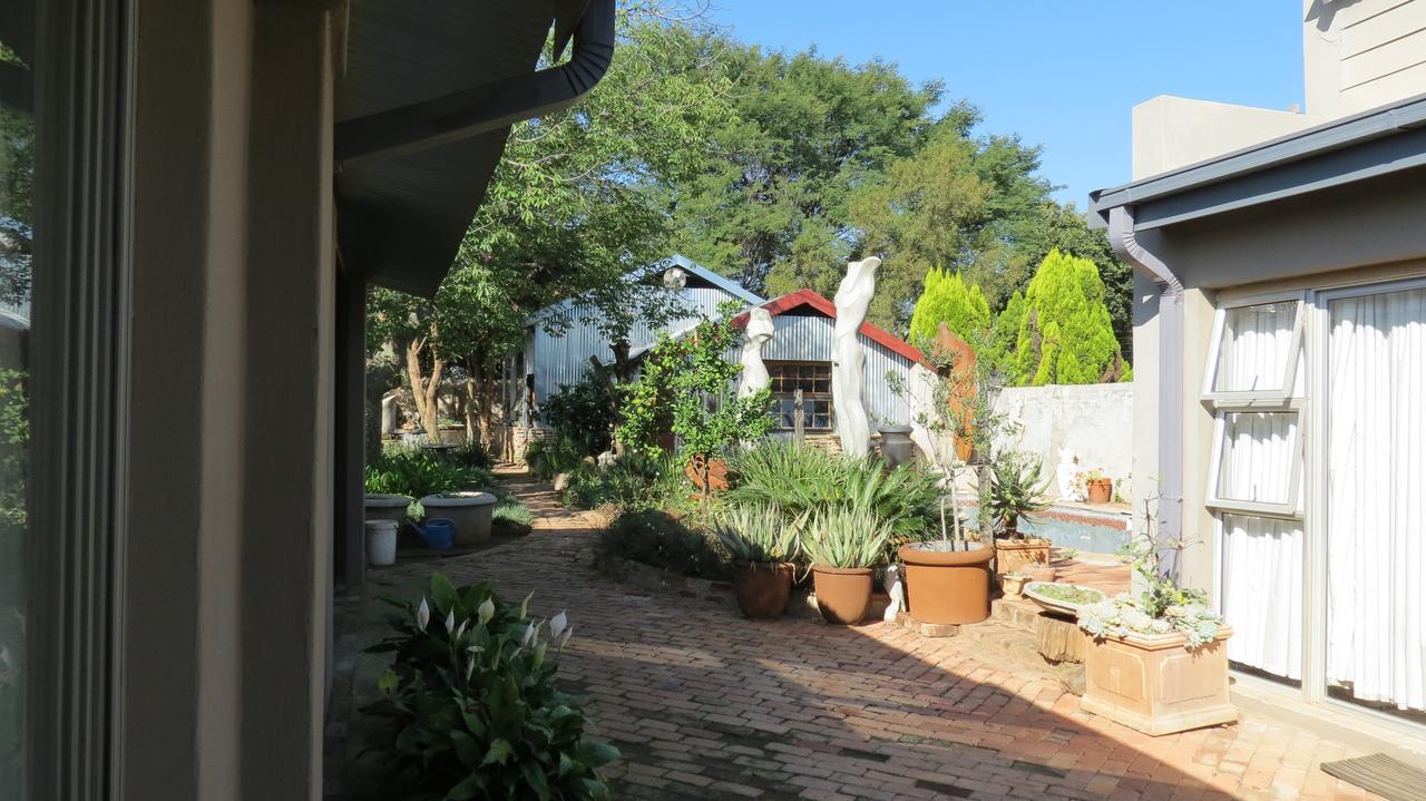 The Sculpture Yard 1 Apartment Pretoria Ngoại thất bức ảnh